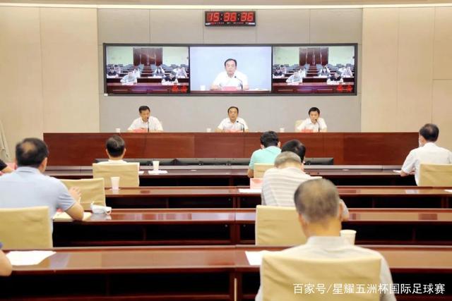 新一代中国篮球希望！身高2米15的少年赵博新备受瞩目